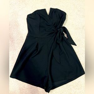 Francesca’s Mi Ami black romper XS